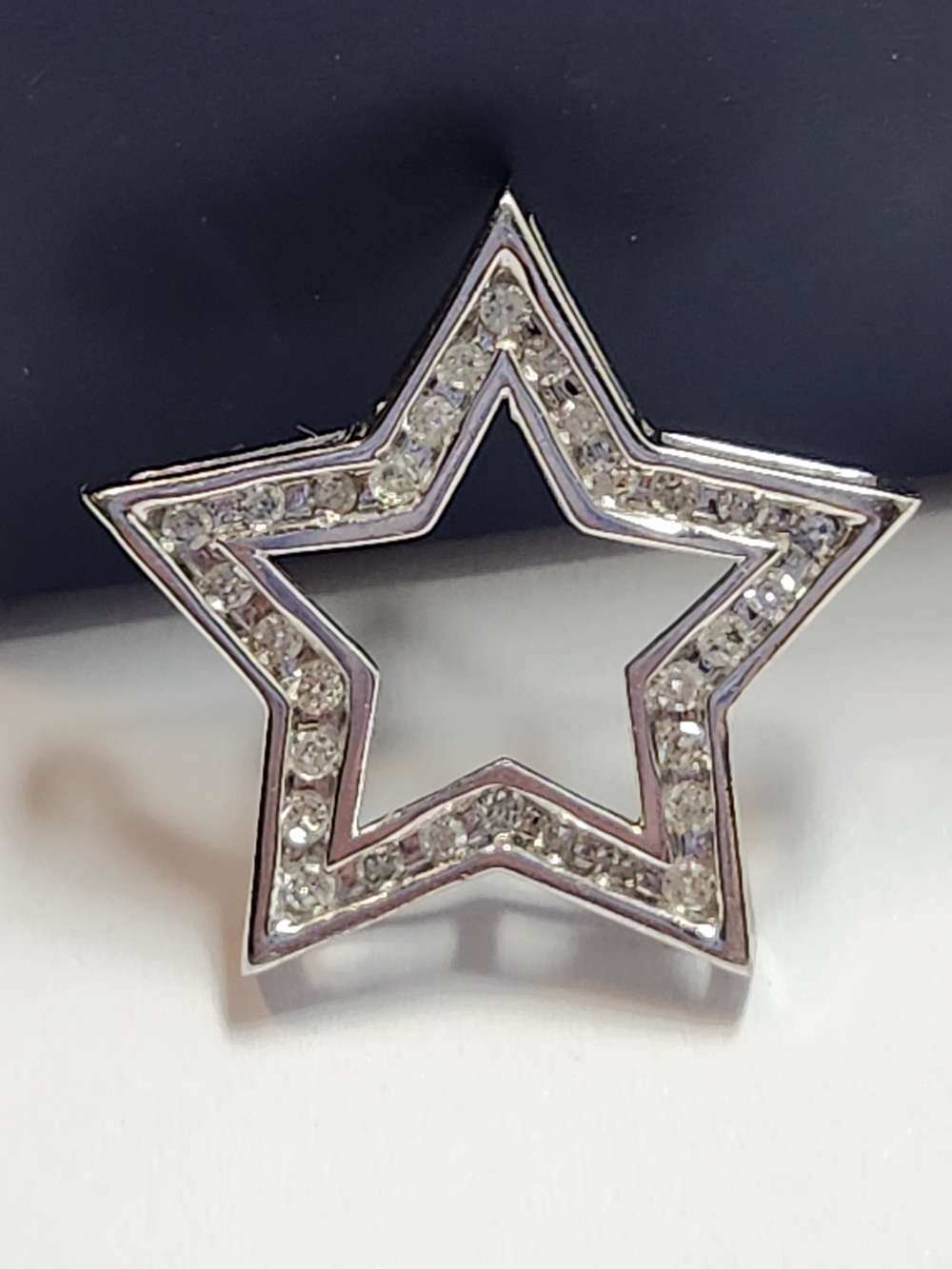 10K White Gold Diamond Star Pendant
